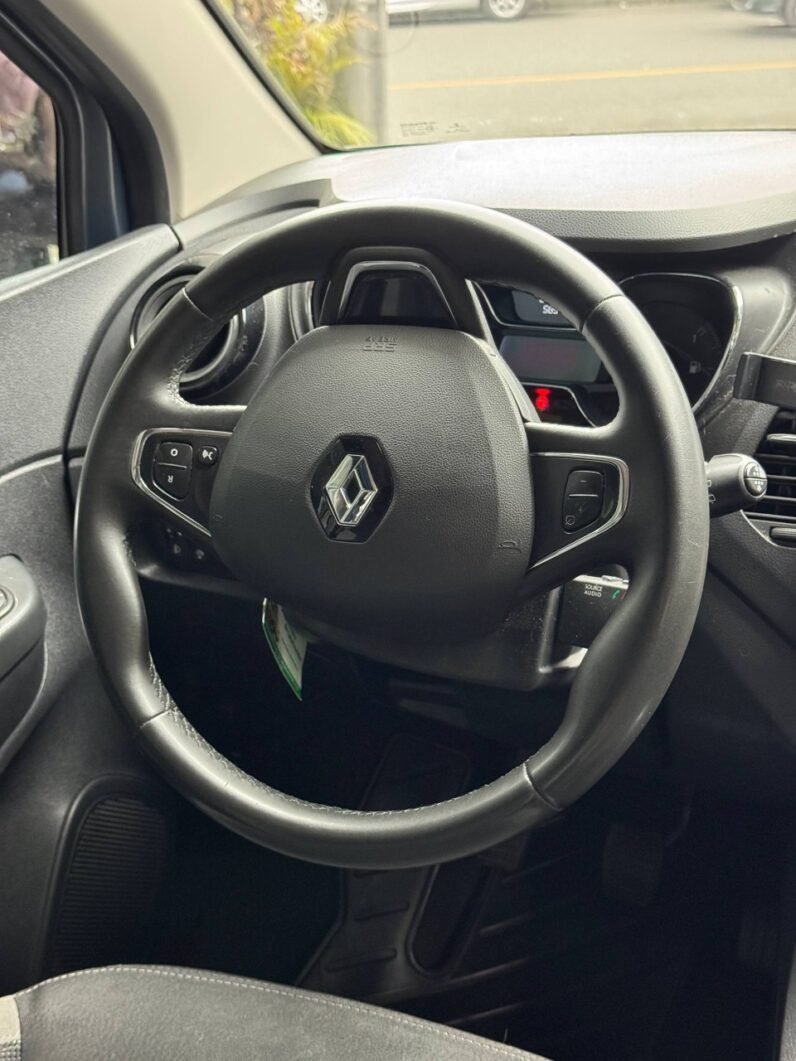 
								RENAULT CAPTUR ZEN 2.0 MT 4×2 full									