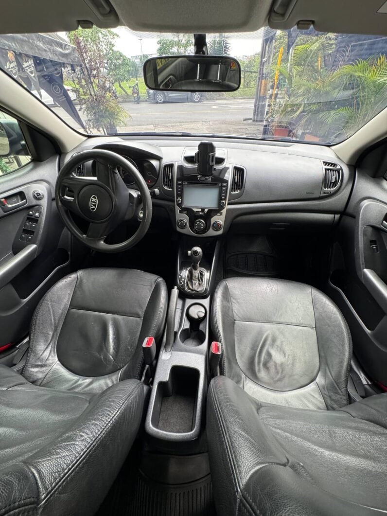 
								KIA CERATO FORTE 1.6L AT full									