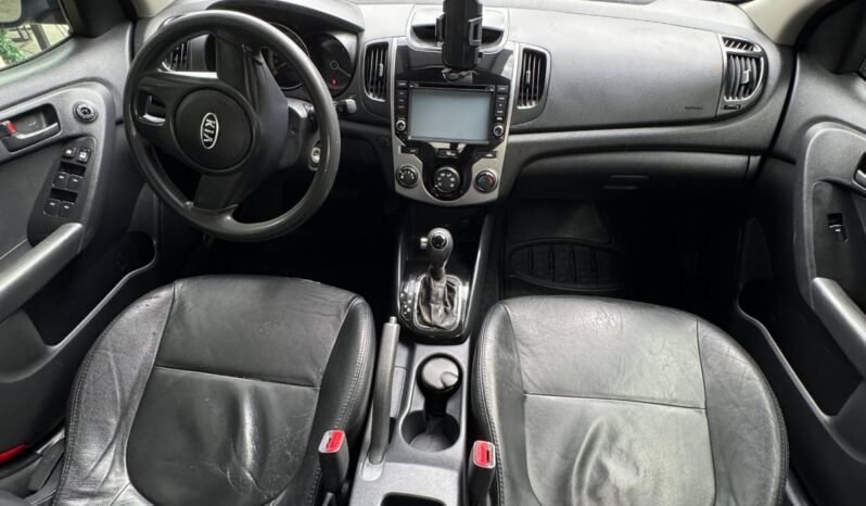 
								KIA CERATO FORTE 1.6L AT full									