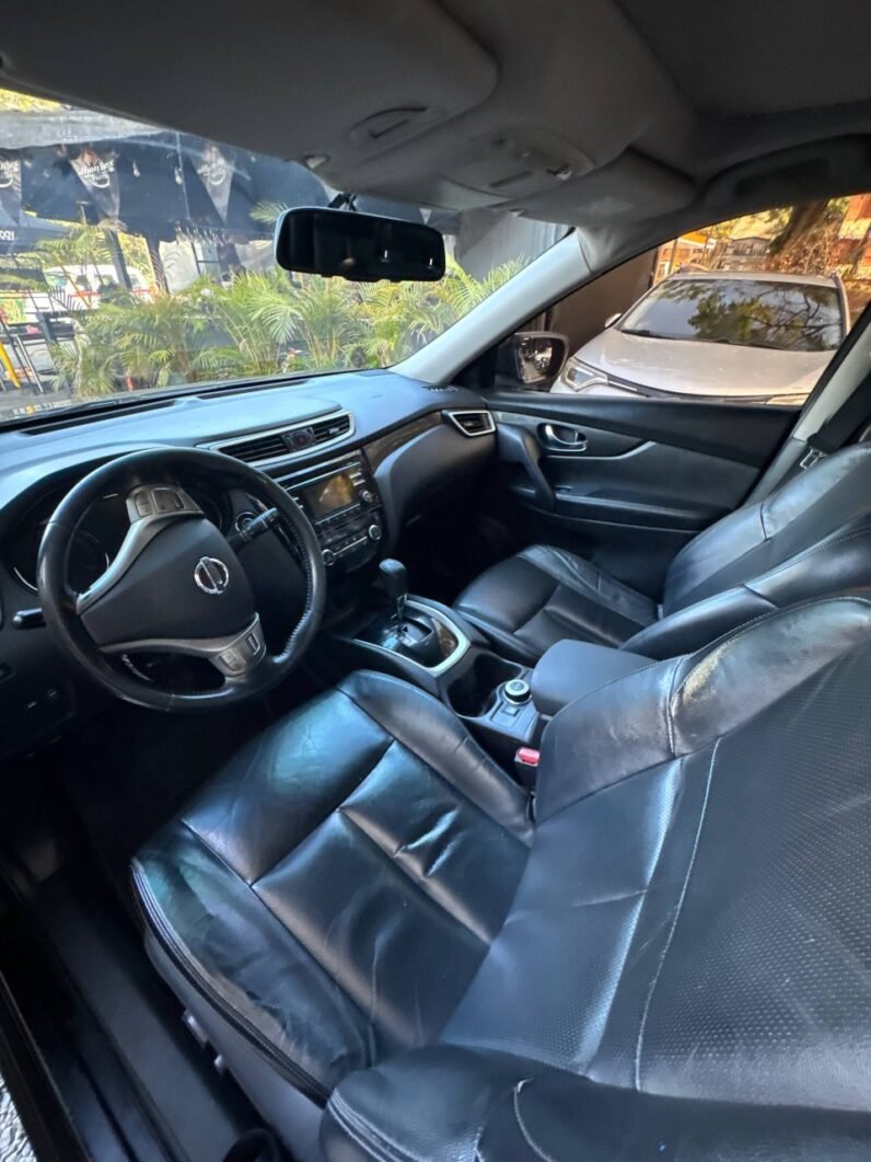 
								NISSAN XTRAIL EXCLUSIVE 2.5 AT 4X4 full									
