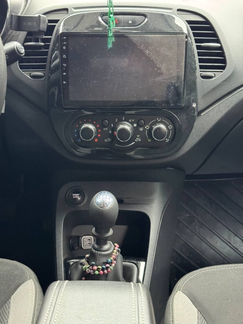 
								RENAULT CAPTUR ZEN 2.0 MT 4×2 full									