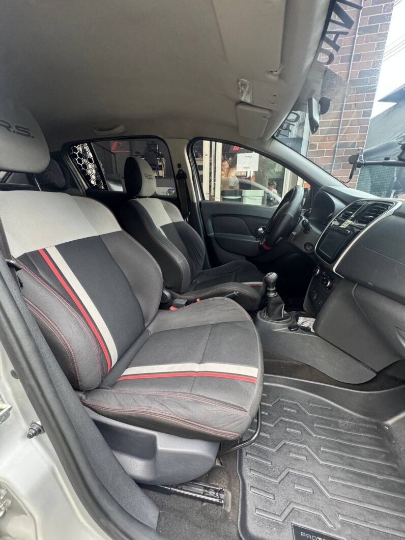 
								RENAULT SANDERO RS MT 2.0 full									