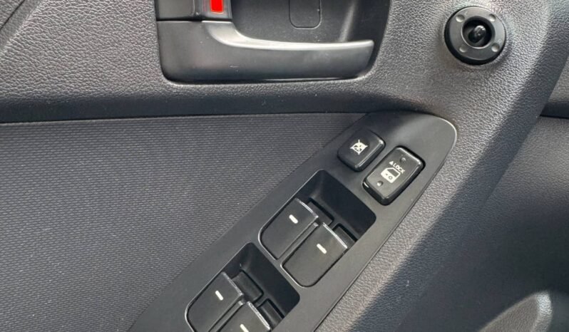 
								KIA CERATO FORTE 1.6L AT full									