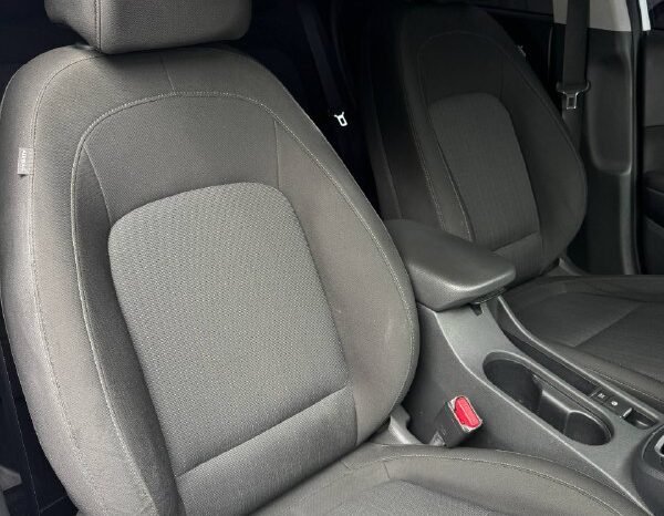 
								HYUNDAI KONA LIMITED HIBRIDA 1.6 AT 4X2 full									