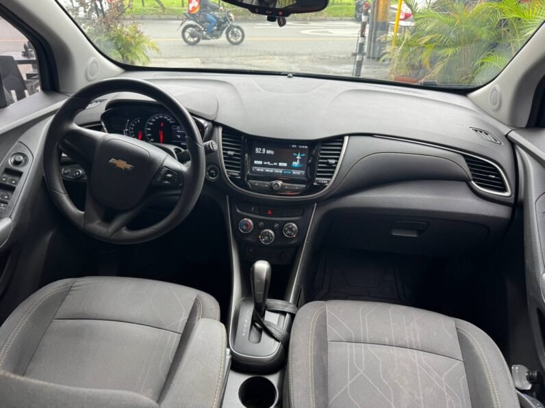 
								CHEVROLET TRACKER LT AT 1.8 full									