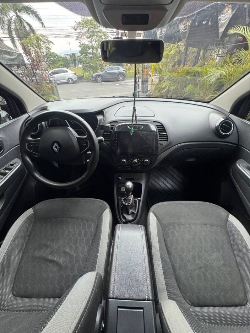 
								RENAULT CAPTUR ZEN 2.0 MT 4×2 full									