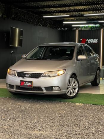 KIA CERATO FORTE SX 1.6 MT
