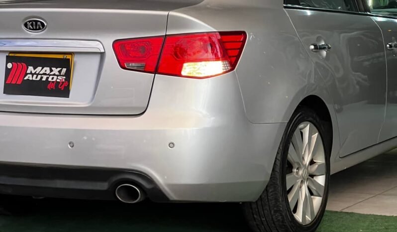 
								KIA CERATO FORTE SX 1.6 MT full									