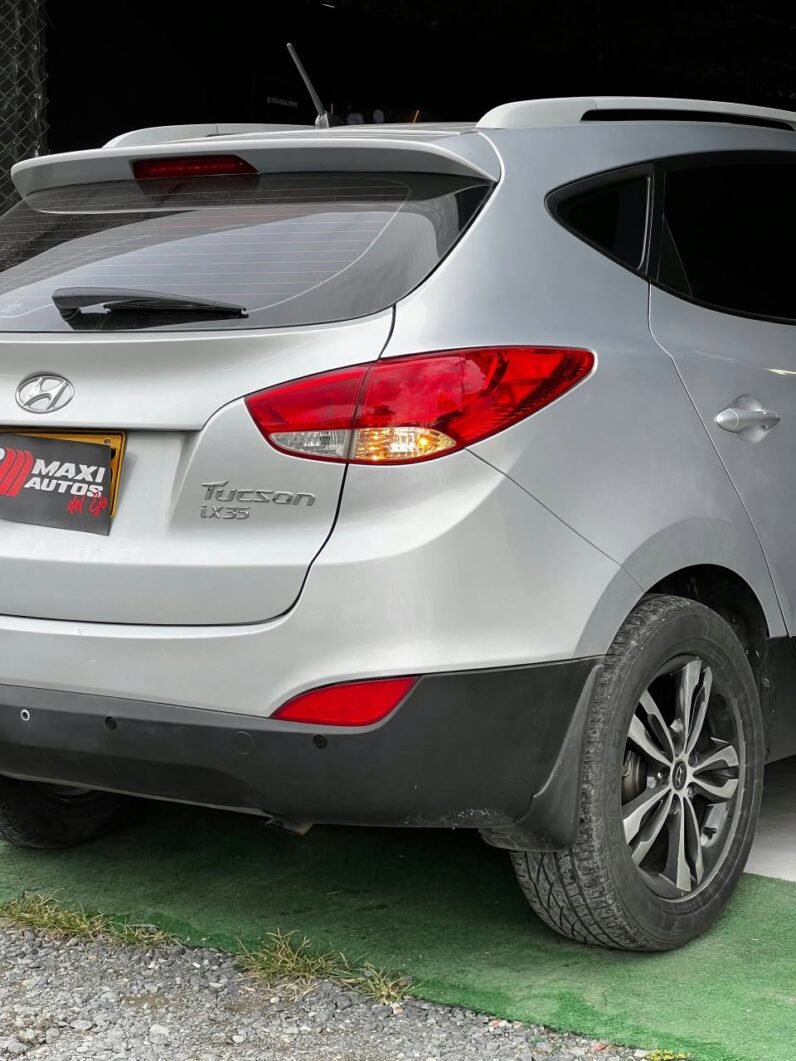 
								HYUNDAI TUCSON IX35 GL  MT 2.0 4X2 GASOLINA full									