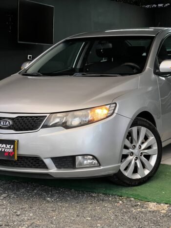 KIA CERATO FORTE SX 1.6 MT