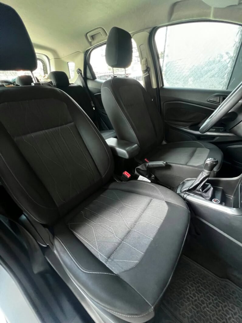 
								FORD ECOSPORT SE 1.5 MT full									