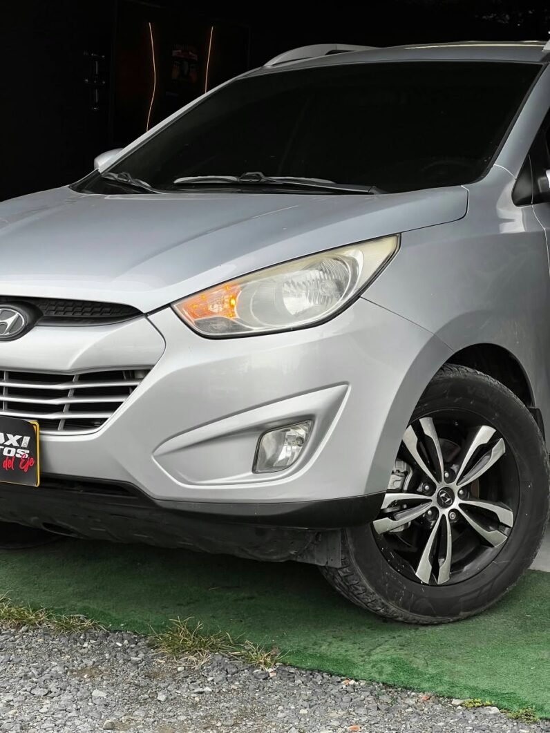 
								HYUNDAI TUCSON IX35 GL  MT 2.0 4X2 GASOLINA full									