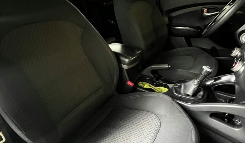 
								HYUNDAI TUCSON IX35 GL  MT 2.0 4X2 GASOLINA full									