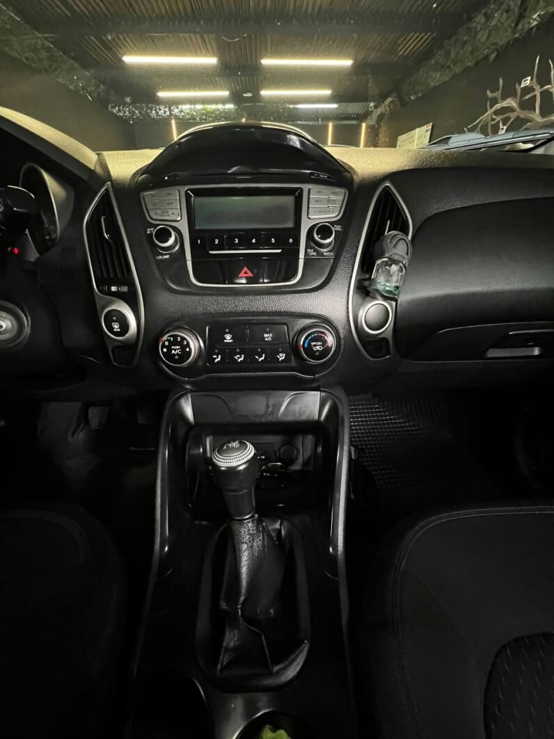 
								HYUNDAI TUCSON IX35 GL  MT 2.0 4X2 GASOLINA full									
