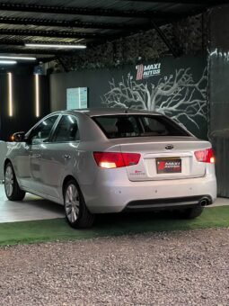 KIA CERATO FORTE SX 1.6 MT