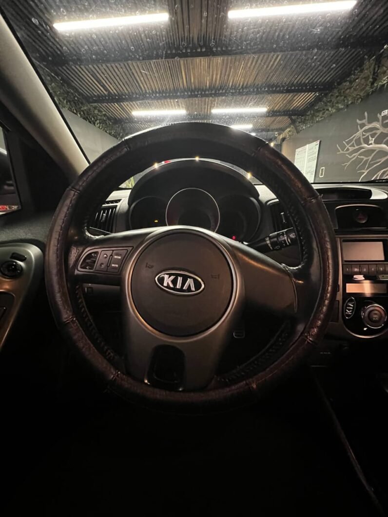 
								KIA CERATO FORTE SX 1.6 MT full									