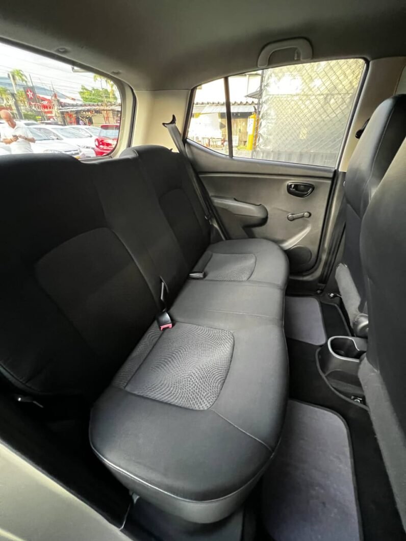 
								HYUNDAI I10 GL MT 1.0 full									