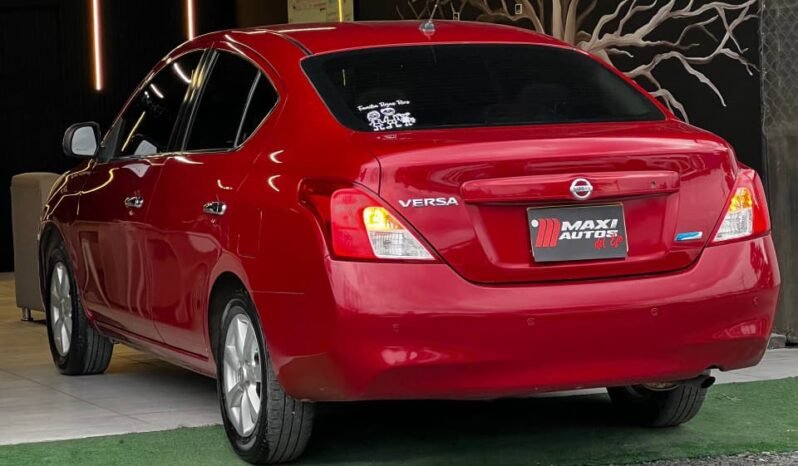 
								NISSAN VERSA ADVANCE MT 1.6 SD full									