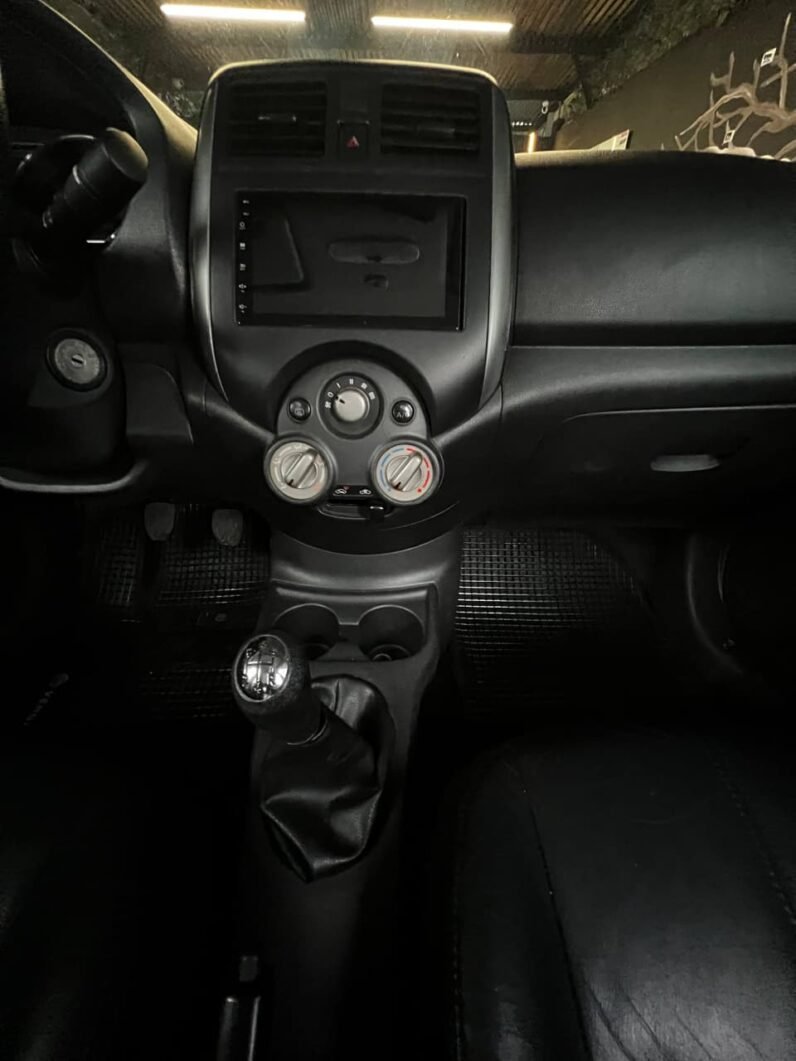 
								NISSAN VERSA ADVANCE MT 1.6 SD full									