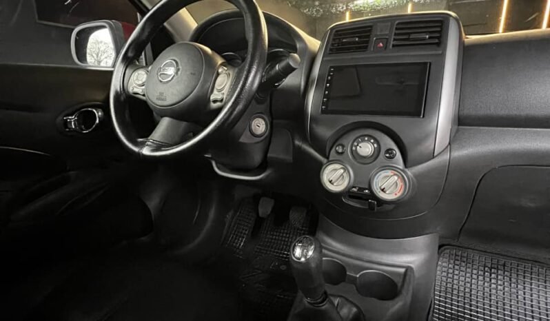 
								NISSAN VERSA ADVANCE MT 1.6 SD full									