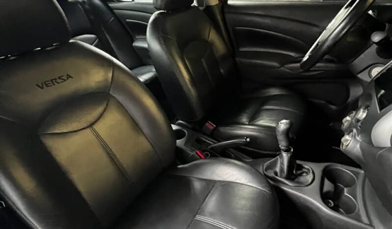
								NISSAN VERSA ADVANCE MT 1.6 SD full									