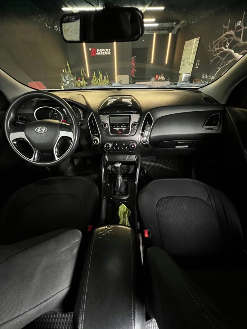 
								HYUNDAI TUCSON IX35 GL  MT 2.0 4X2 GASOLINA full									