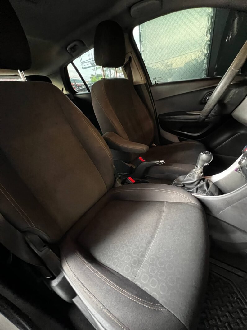 
								CHEVROLET TRACKER LS MT 1.8 4X2 full									