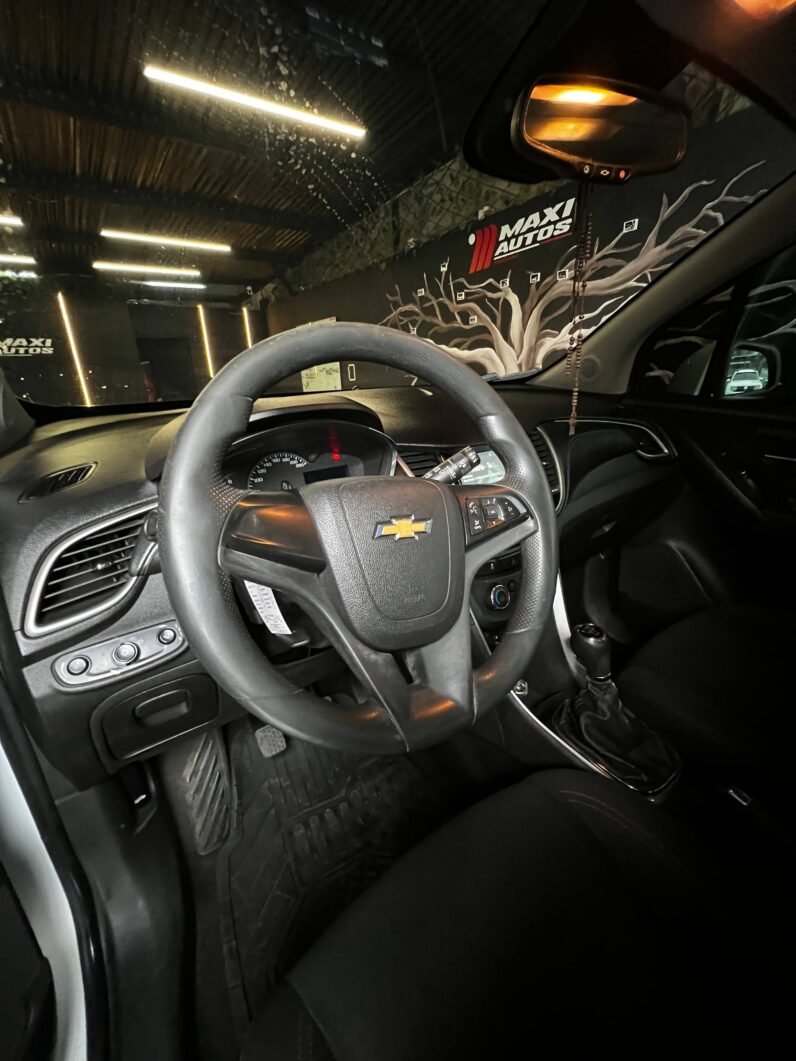 
								CHEVROLET TRACKER LS MT 1.8 4X2 full									