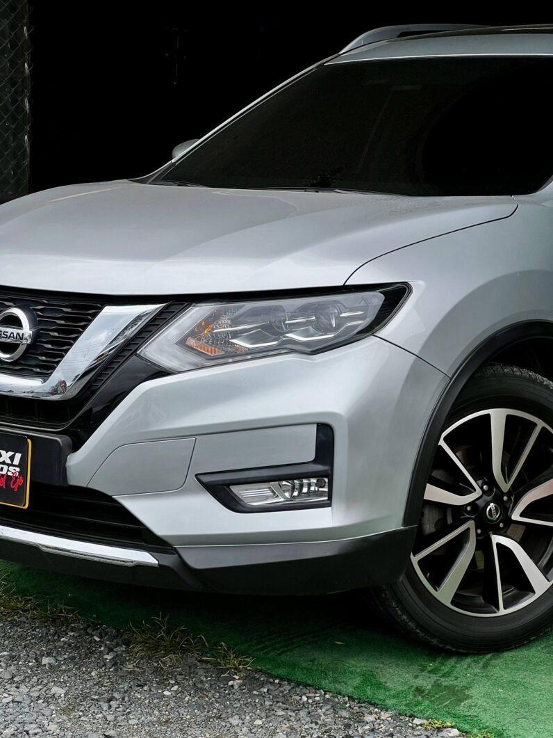
								NISSAN X-TRAIL T32 2.5 AT 4X4 full									