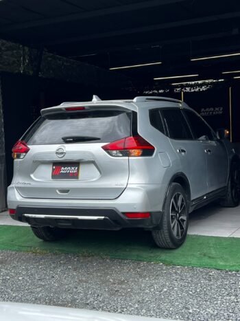 NISSAN X-TRAIL T32 2.5 AT 4X4