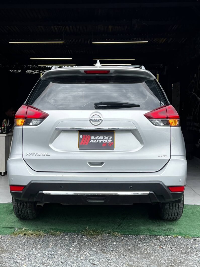 
								NISSAN X-TRAIL T32 2.5 AT 4X4 full									