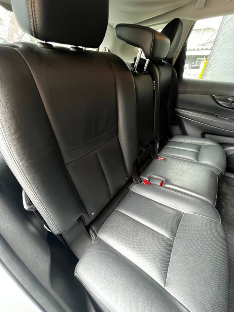 
								NISSAN X-TRAIL T32 2.5 AT 4X4 full									