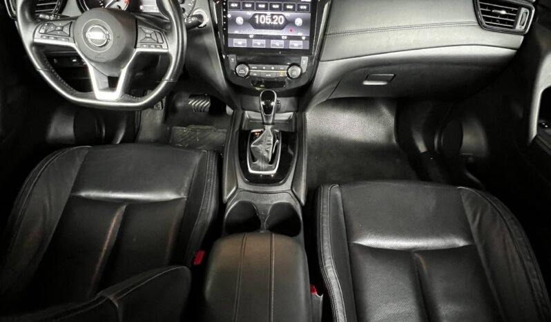 
								NISSAN X-TRAIL T32 2.5 AT 4X4 full									