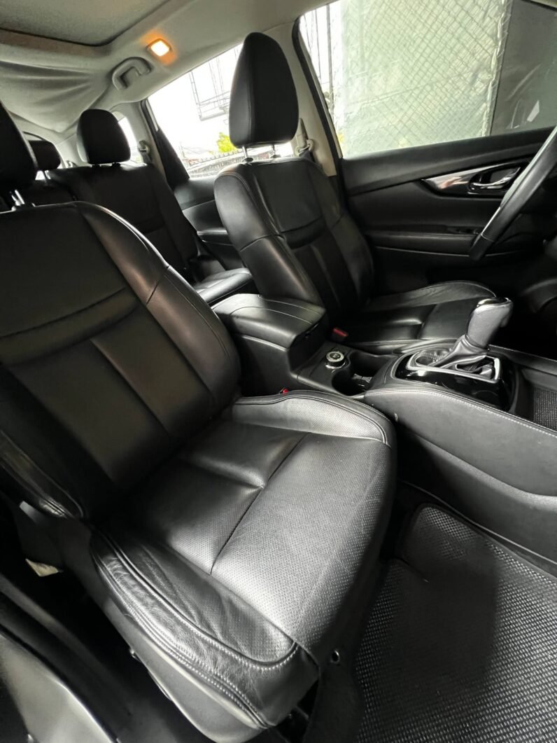
								NISSAN X-TRAIL T32 2.5 AT 4X4 full									