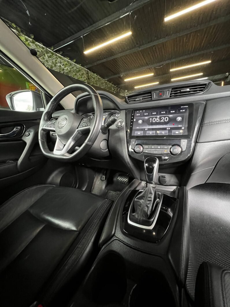
								NISSAN X-TRAIL T32 2.5 AT 4X4 full									