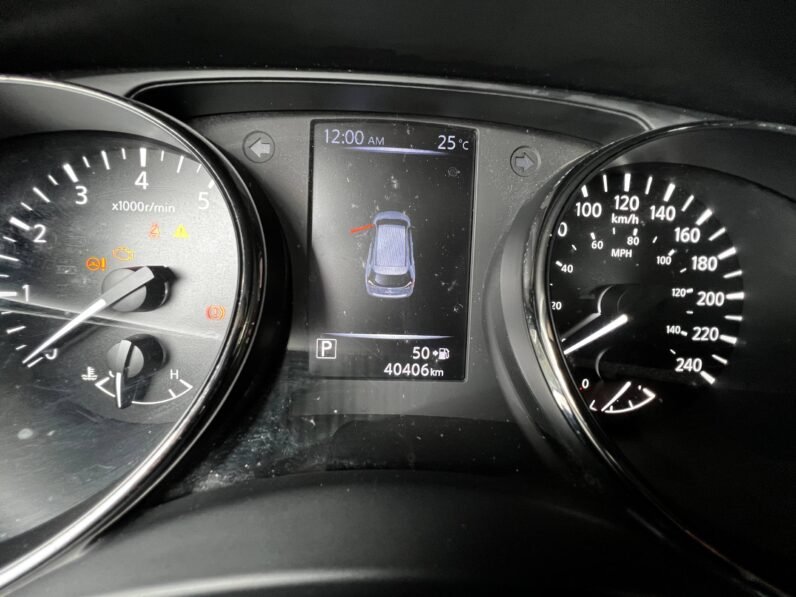 
								NISSAN X-TRAIL T32 2.5 AT 4X4 full									