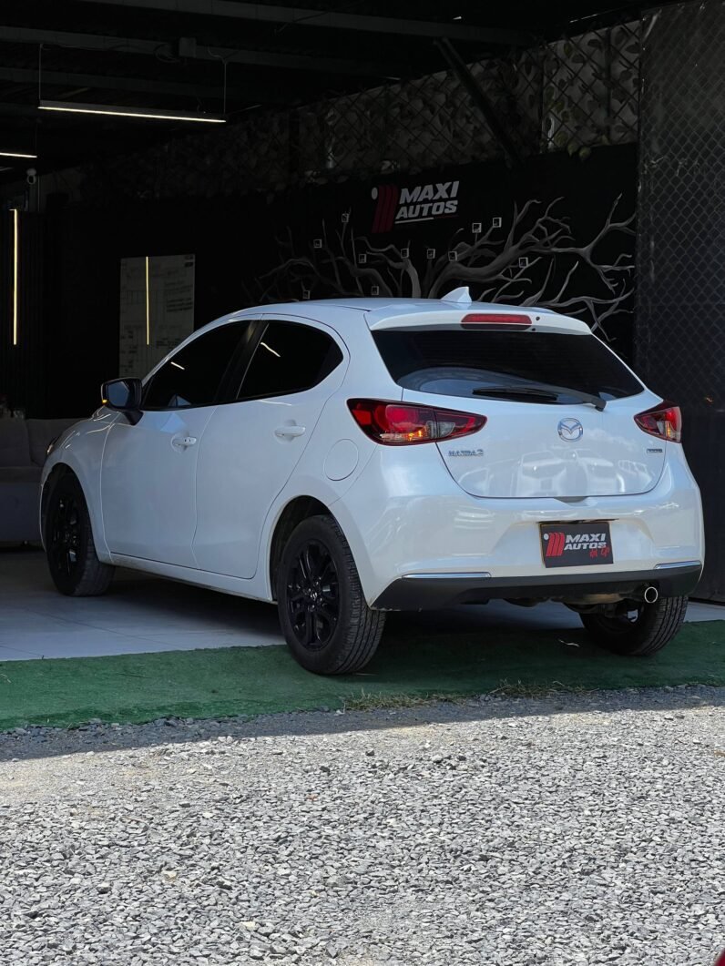 
								MAZDA 2 GRAND TOURING LX 1.5 AT full									