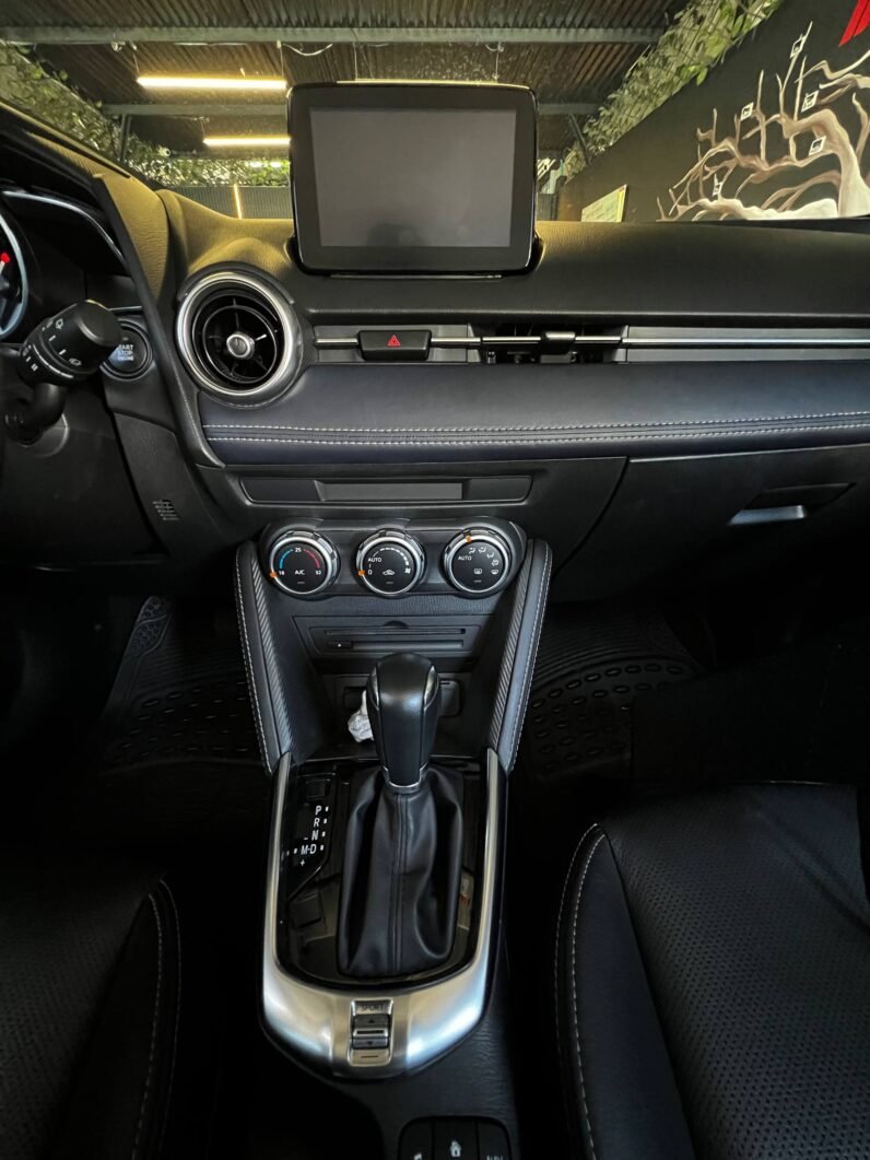 
								MAZDA 2 GRAND TOURING LX 1.5 AT full									