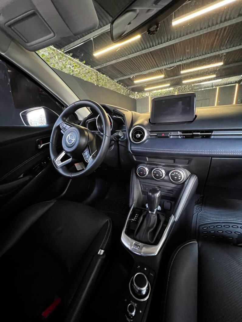 
								MAZDA 2 GRAND TOURING LX 1.5 AT full									
