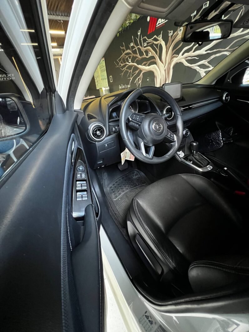 
								MAZDA 2 GRAND TOURING LX 1.5 AT full									