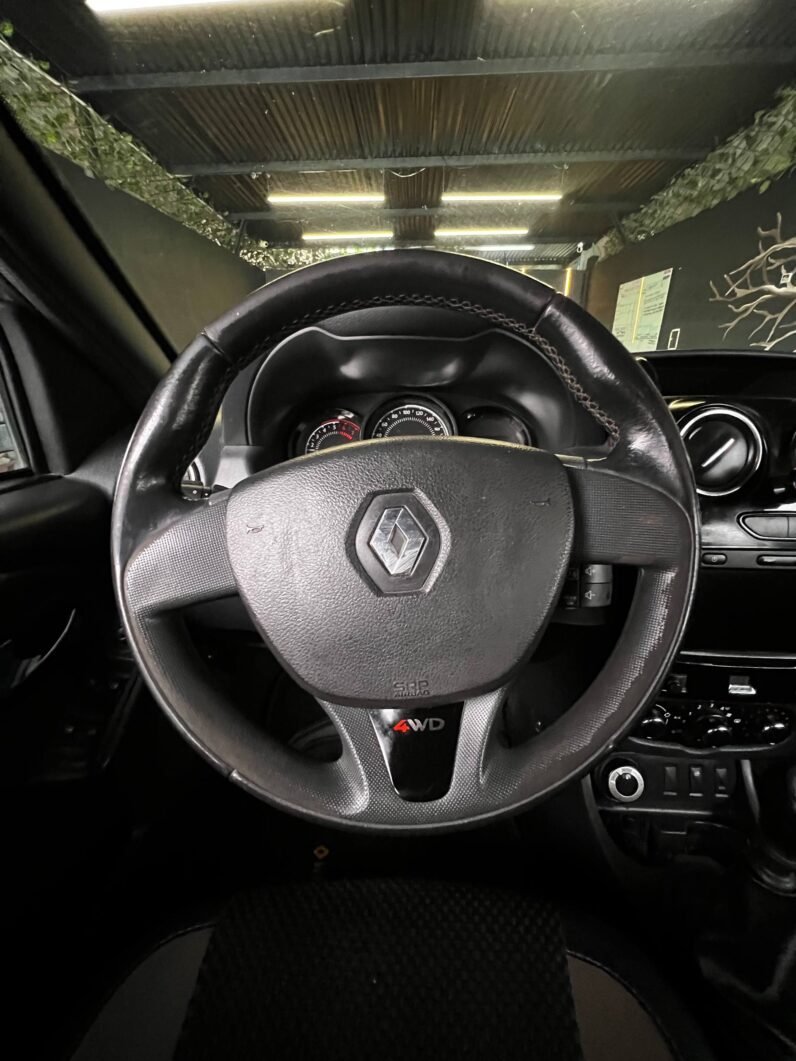 
								RENAULT DUSTER DYNAMIQUE 4X4 MT 2.0 full									