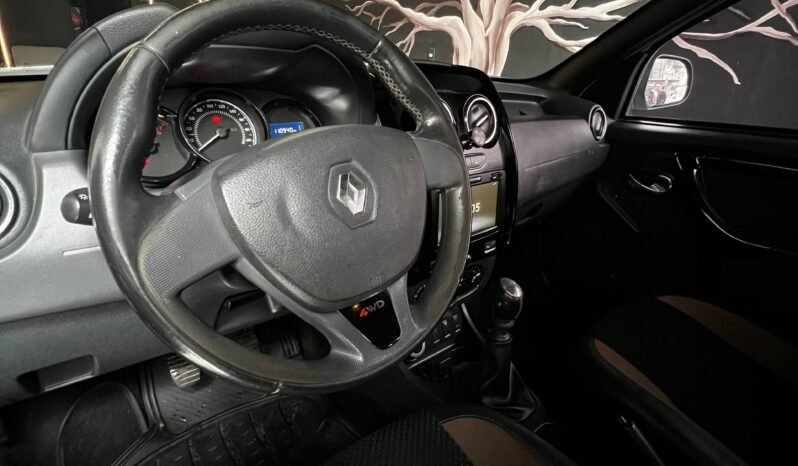 
								RENAULT DUSTER DYNAMIQUE 4X4 MT 2.0 full									